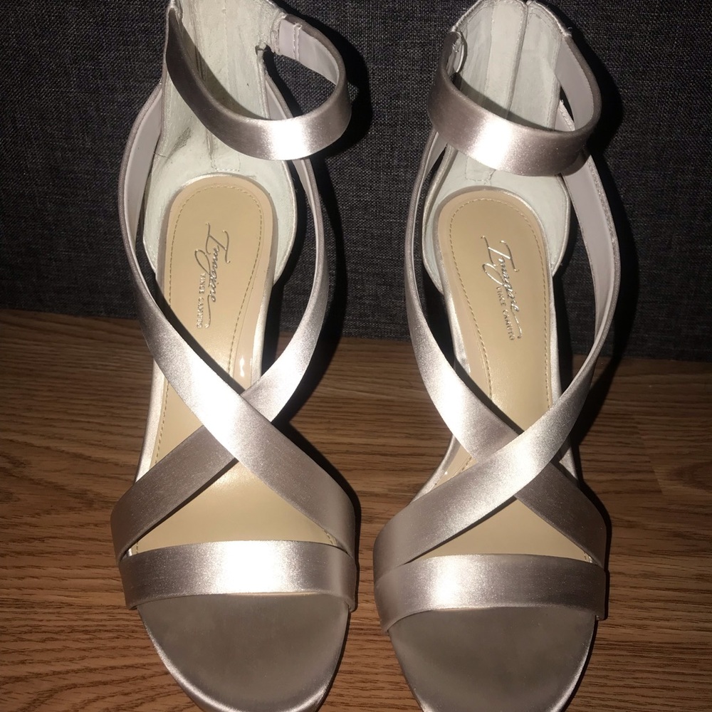 Vince Camuto Pumps